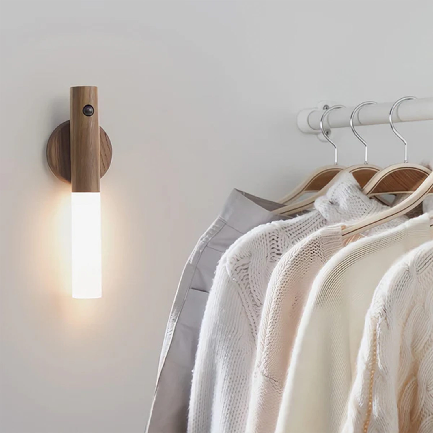 Wireless Motion Sensor Wall Light, Detachable Cylindrical Indoor Lighting Fixture For Bedroom And Closet Spaces