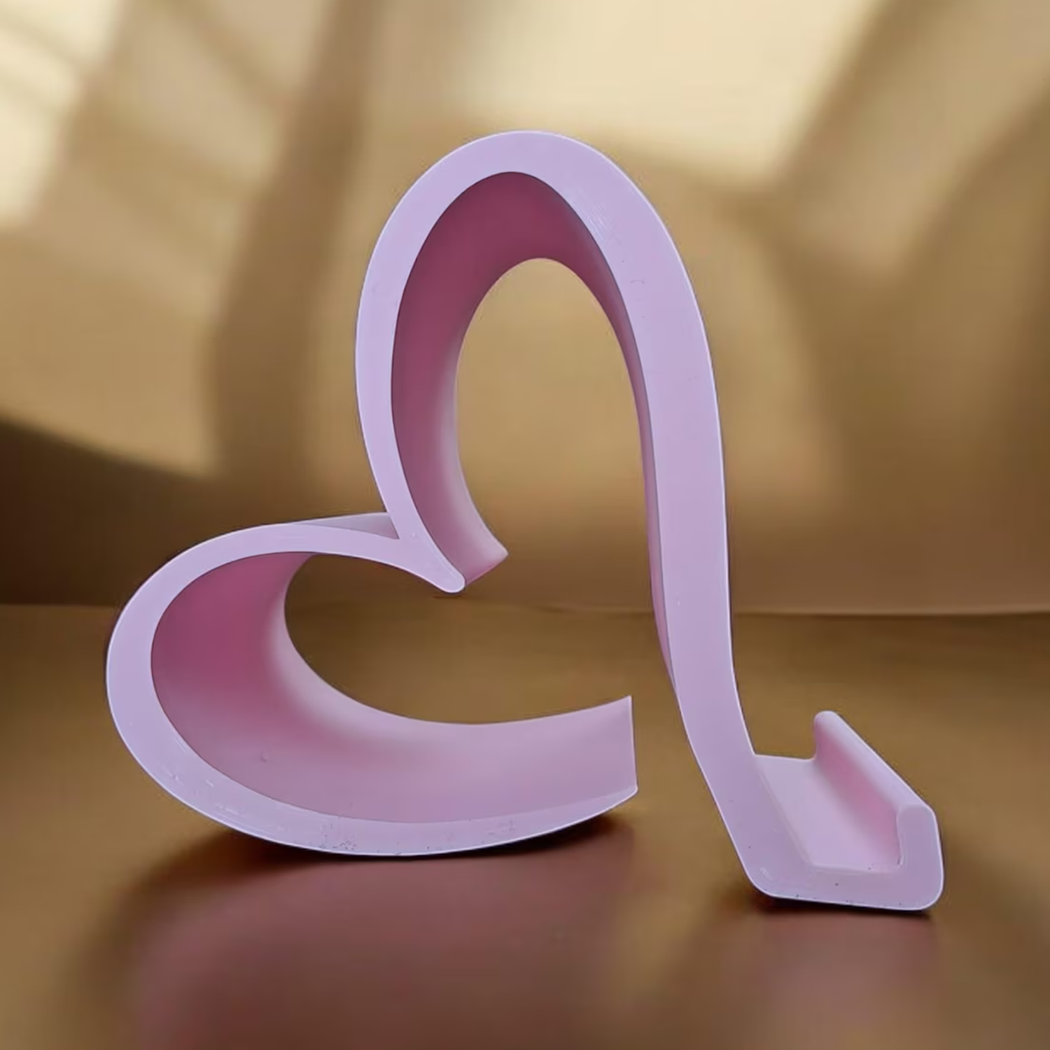 Hollow Heart Shaped Device Holder, Minimalist Curved Desktop Mobile Phone Support For Hands-Free Viewing