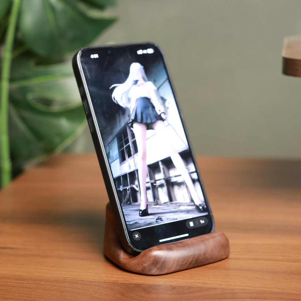 Curved Sofa Silhouette Device Holder, Hand-Sculpted Ergonomic Desktop Smartphone Support Rack